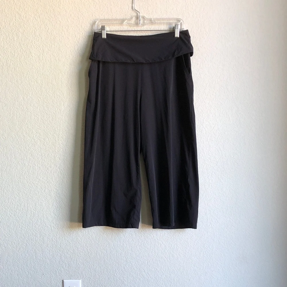 Nike Womens Bliss Studio Pants Foldover Capris Culottes Black